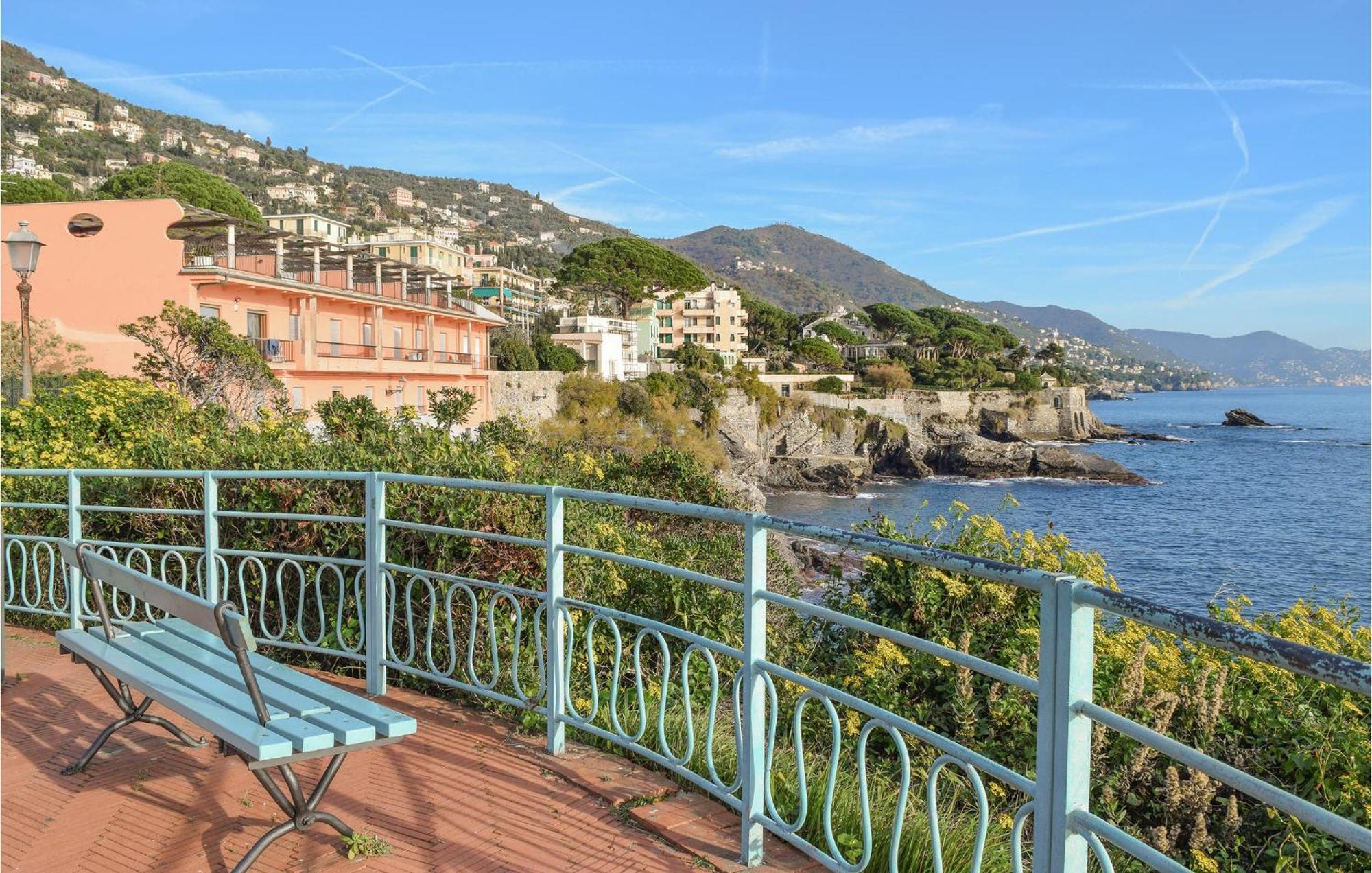 Gorgeous Apartment In Arenzano With Kitchen Exterior foto